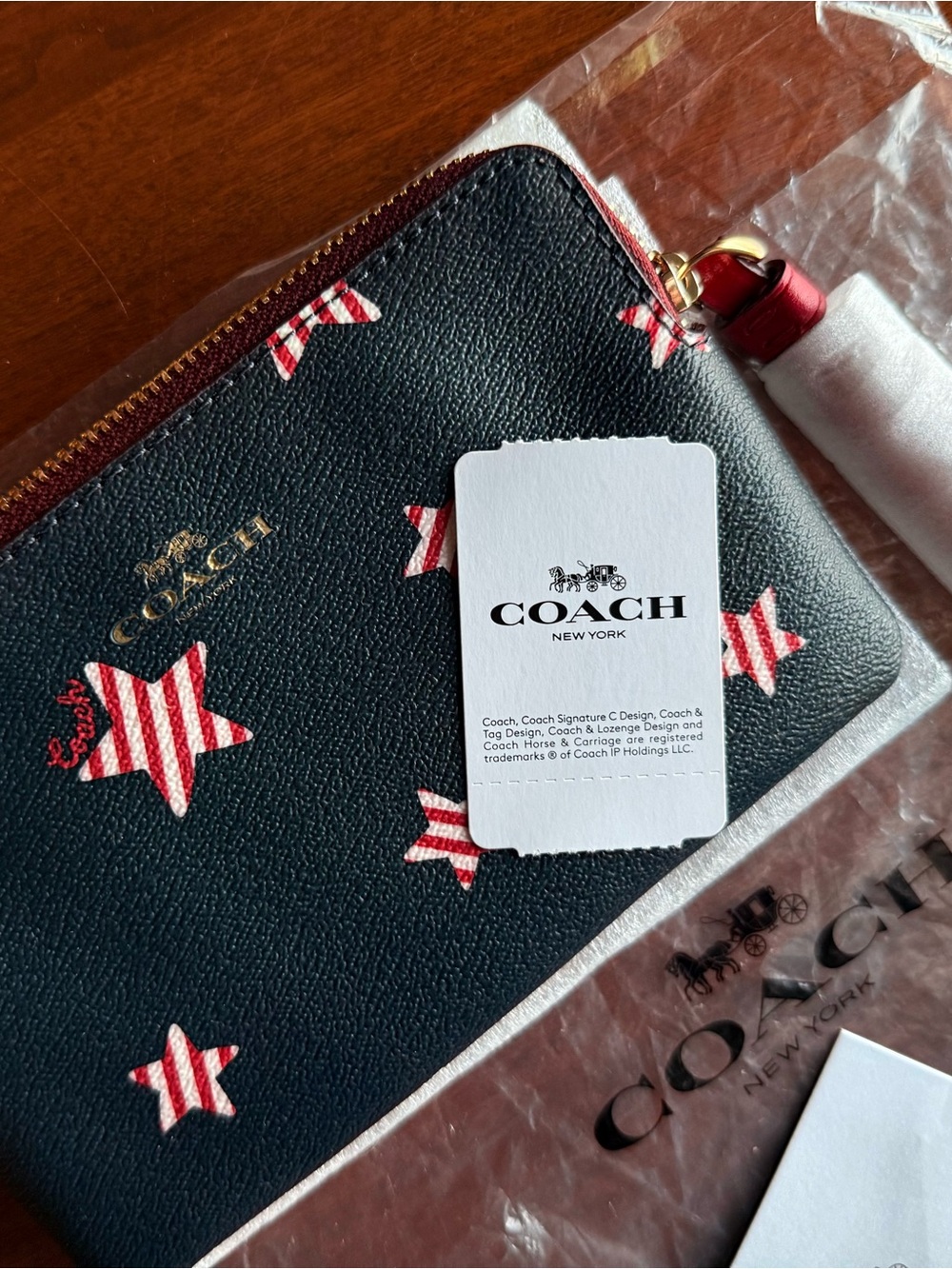 NWT Coach Patriotic Star Print Wristlet Navy Red White Zip Pouch w/ Packaging - Picture 6 of 6